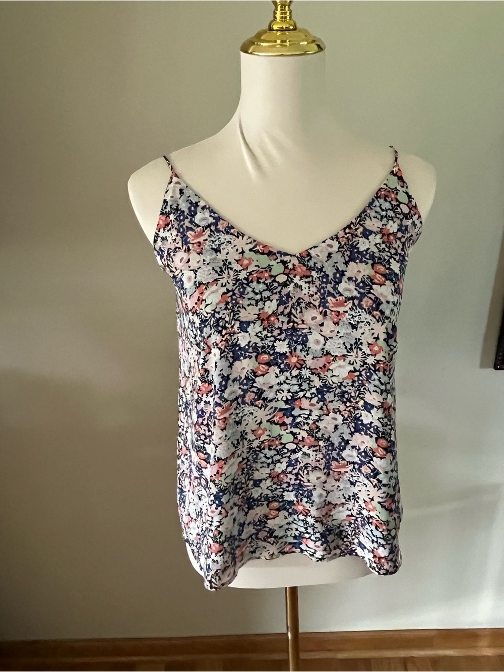 LOFT V-Neck Sleeveless Blouse- XS